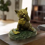 Статуэтка «Котенок-обжора» из бронзы со змеевиком — красивый подарок — фотография 1