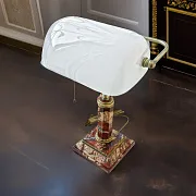 На память: Настольная лампа из яшмы с цирконами — фотография 1