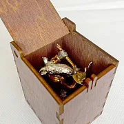 Статуэтка из бронзы «Крыса-фокусник» — оригинальный подарок — фотография 6