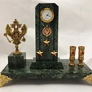 На память: Часы «Погон» с гербом ФСБ и подставками — фотография 2