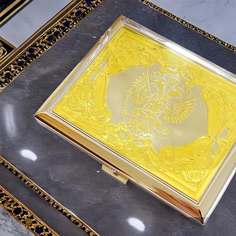 На память: Портсигар "Российский"/ на 9 сигарет. Златоуст