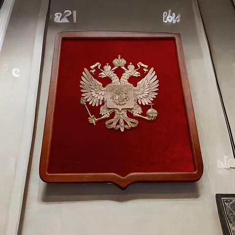 Панно «Герб России» с геральдической рамкой, большое — оригинальный подарок