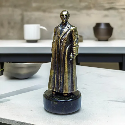 Копия памятника «Ф.Э. Дзержинский» из бронзы, 195 мм — красивый подарок