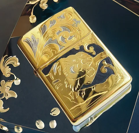 Ручная работа: Сувенирная зажигалка Zippo "Хищник"