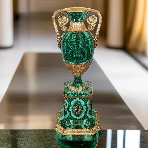 Ваза «Византия» из малахита — необычный подарок