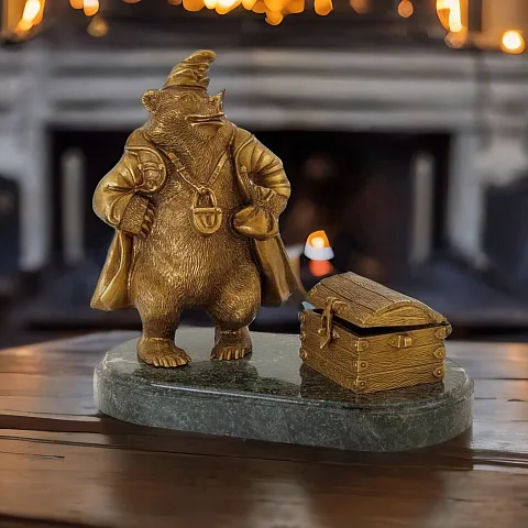 Фигурка «Медведь с сундуком» из бронзы и камня — необычный подарок
