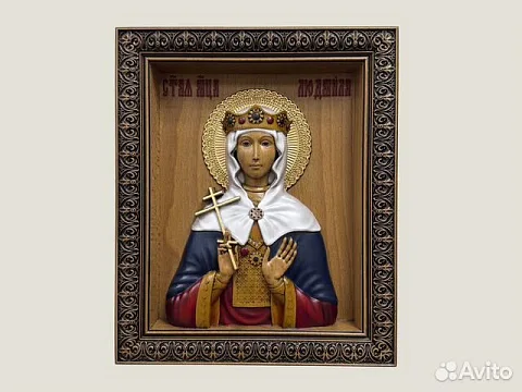 Резная икона из дерева Святая Людмила — оригинальный подарок