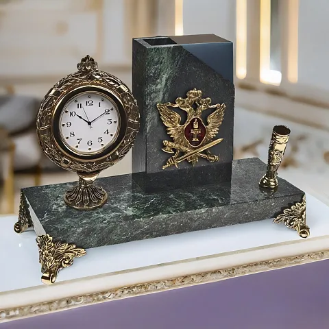 Часы «Элина» с орлом УИС и подставкой — оригинальный подарок