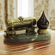 Бронзовая фигурка «Цистерна с нефтью» — красивый подарок — фотография 1