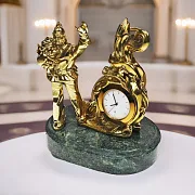 Подарочные настольные часы «Победитель» с пожарным — фотография 1