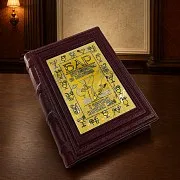 На память: Книга в кожаном переплете «Бар-путеводитель по коктейлям» — фотография 1